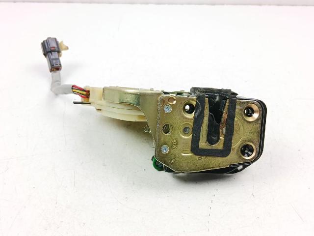 813203E010 HYUNDAI Cerradura de puerta delantera derecha  en stock Gandía