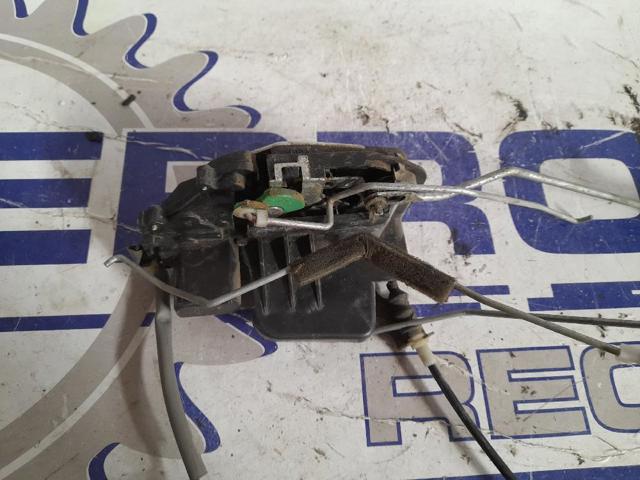 HYUNDAI 813203E010 Cerradura de puerta delantera derecha  en stock Terrassa