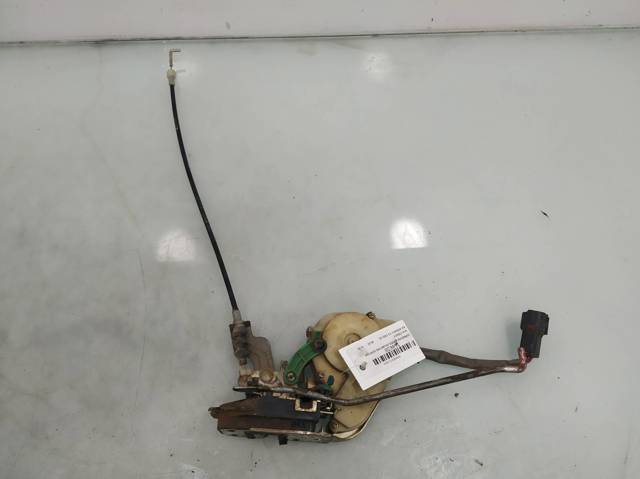 813203E010 Cerradura de puerta delantera derecha comprar Girona