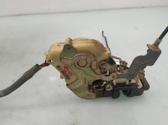 813203E010 HYUNDAI Cerradura de puerta delantera derecha comprar Madrid