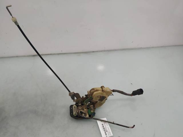 813203E010 HYUNDAI Cerradura de puerta delantera derecha  disponible Ourense