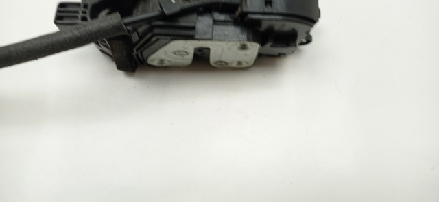813203U010 HYUNDAI Cerradura de puerta delantera derecha  en stock Córdoba