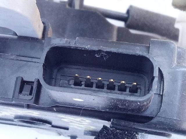 813203U010 Cerradura de puerta delantera derecha  comprar en Reus