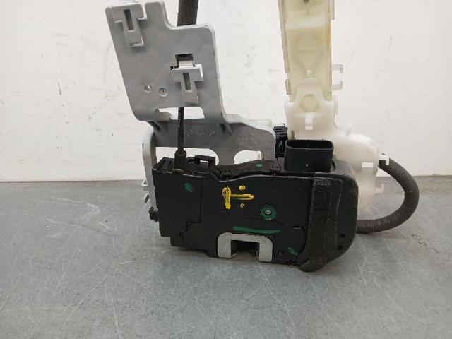 813203U010 Cerradura de puerta delantera derecha  disponible Málaga