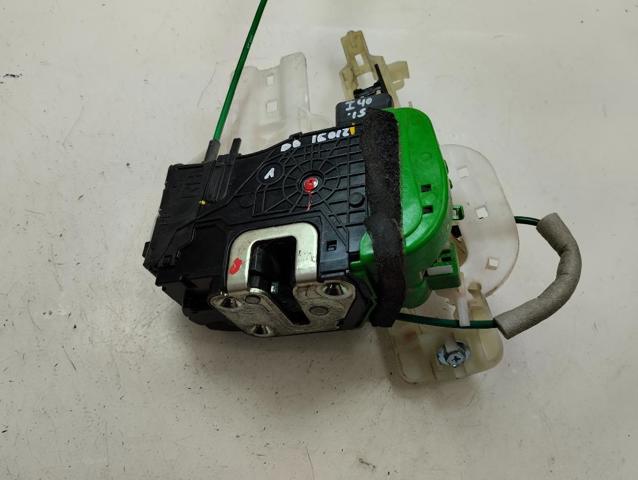 813203Z020 HYUNDAI Cerradura de puerta delantera derecha  en stock Huelva