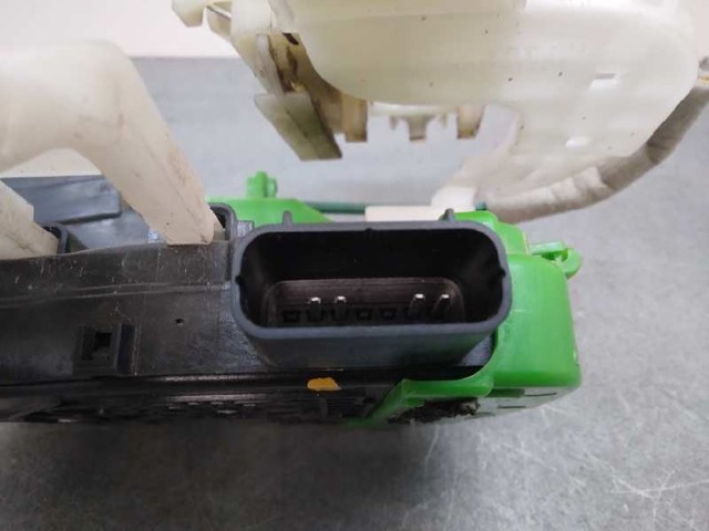 813203Z020 Cerradura de puerta delantera derecha  en stock Castellón