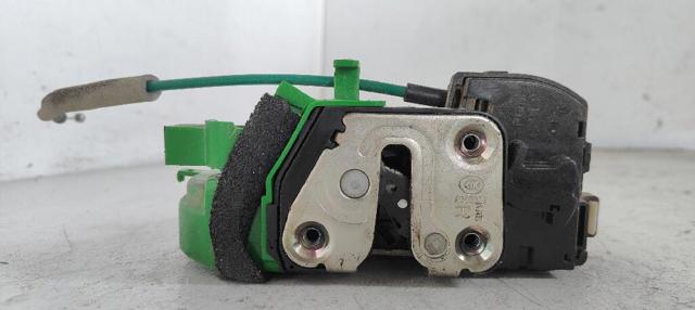 813203Z020 HYUNDAI Cerradura de puerta delantera derecha  en stock Gandía