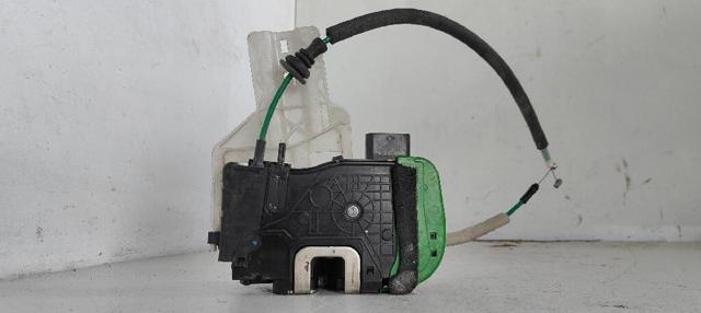 813203Z020 HYUNDAI Cerradura de puerta delantera derecha  en stock Gandía