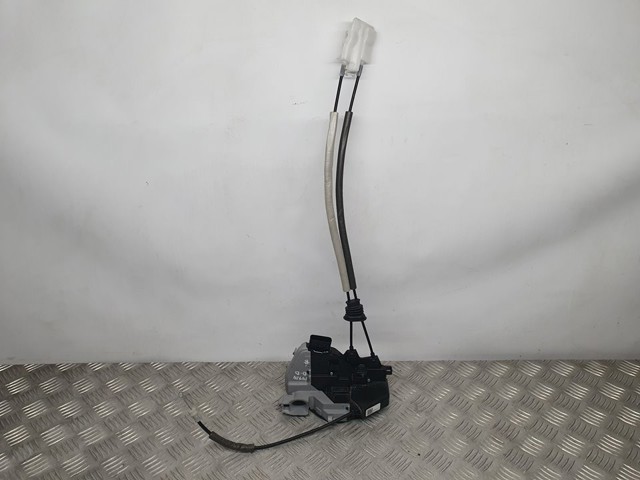 HYUNDAI 81320G2010 Cerradura de puerta delantera derecha  en stock Salamanca