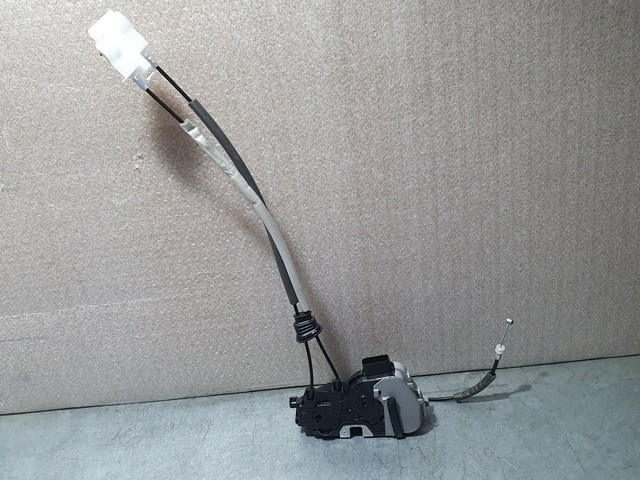 81320G2010 Cerradura de puerta delantera derecha  disponible Málaga