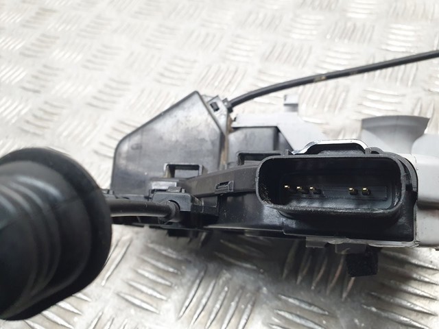 81320G2010 Cerradura de puerta delantera derecha  comprar en Pontevedra