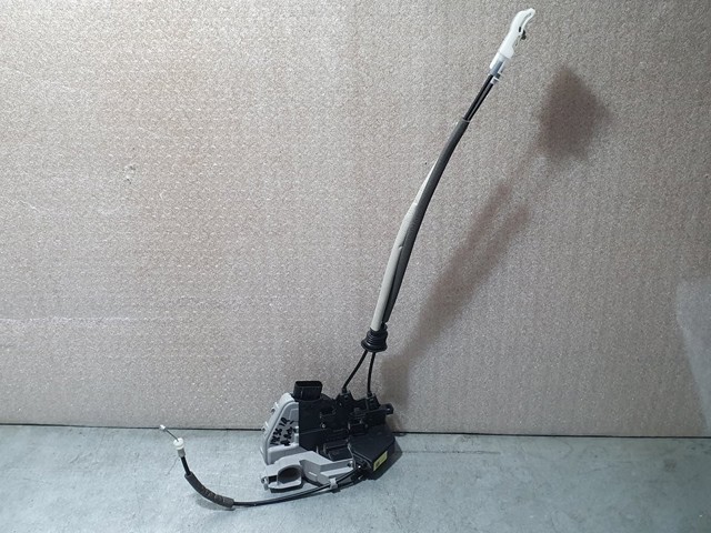 81320G2010 Cerradura de puerta delantera derecha  comprar en Pontevedra