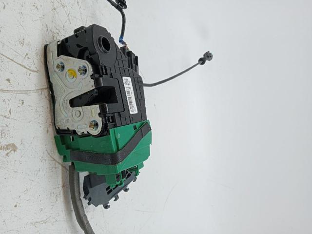 81320G3050 Cerradura de puerta delantera derecha  en stock Sabadell