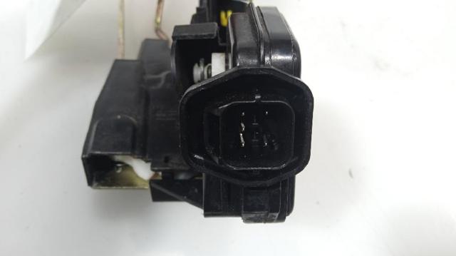 81320H1020 Cerradura de puerta delantera derecha  disponible Utrera
