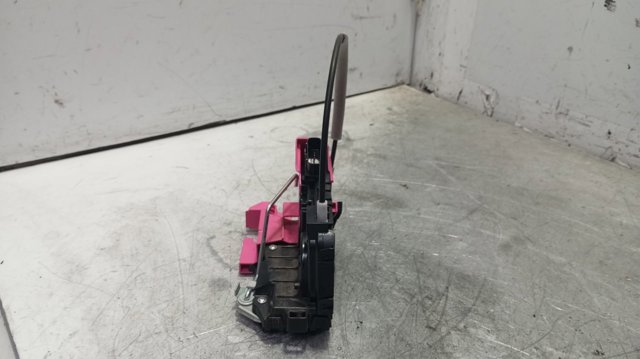 HYUNDAI 81320N7000 Cerradura de puerta delantera derecha  en stock Salamanca