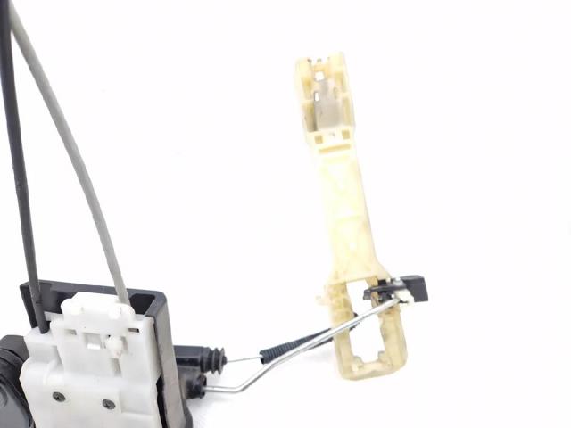 813211F010 HYUNDAI Cerradura de puerta delantera derecha  en stock Gandía