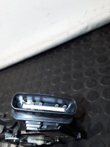 814101D010 Cerradura de puerta trasera izquierda  en stock Sabadell