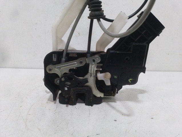 814101D010 HYUNDAI Cerradura de puerta trasera izquierda  en stock Gandía