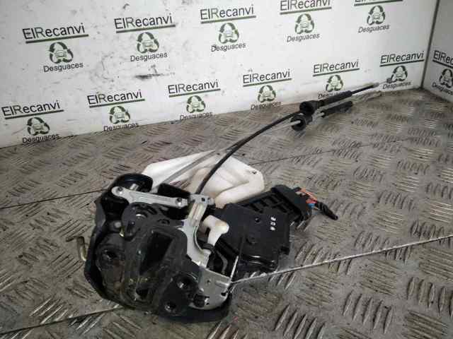 814101D010 HYUNDAI Cerradura de puerta trasera izquierda  en stock Huelva