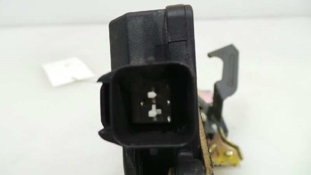 814102E000 HYUNDAI Cerradura de puerta trasera izquierda  en stock Gandía