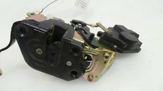 814102E000 Cerradura de puerta trasera izquierda  en stock Sabadell