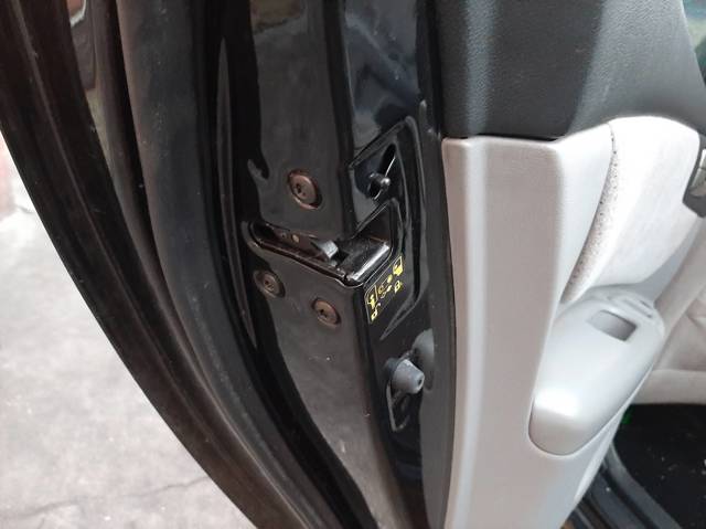 Cerradura de puerta trasera izquierda 814102G010 Hyundai/Kia