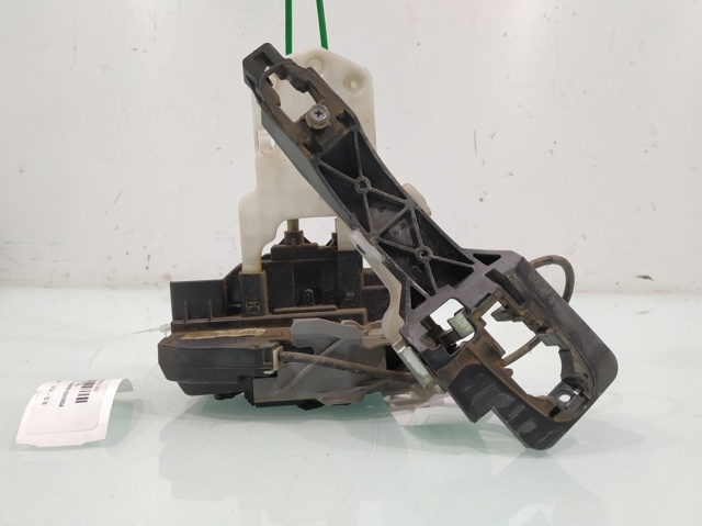 814102L000 HYUNDAI Cerradura de puerta trasera izquierda  en stock Córdoba