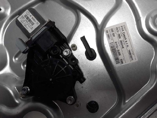 814102L000 Cerradura de puerta trasera izquierda  disponible Málaga