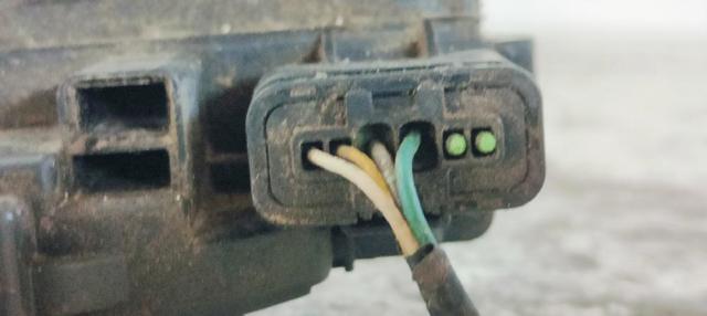 814102L000 HYUNDAI Cerradura de puerta trasera izquierda  disponible Ourense