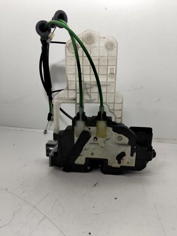 814102L000 Cerradura de puerta trasera izquierda comprar Almería