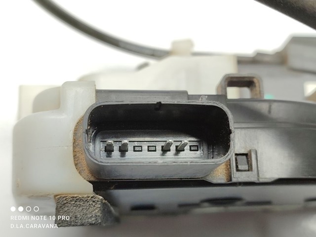 814102Y010 Cerradura de puerta trasera izquierda  disponible Utrera