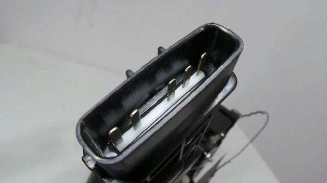 814201D010 HYUNDAI Cerradura de la puerta trasera derecha comprar Madrid