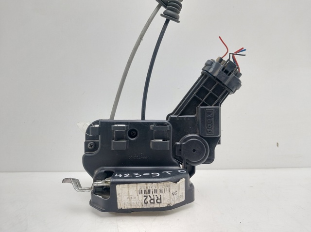 814201D010 HYUNDAI Cerradura de la puerta trasera derecha  en stock Huelva