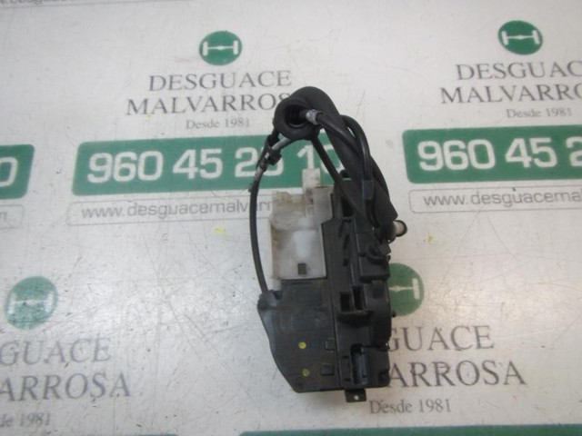 814201H000 HYUNDAI Cerradura de la puerta trasera derecha  en stock Gandía