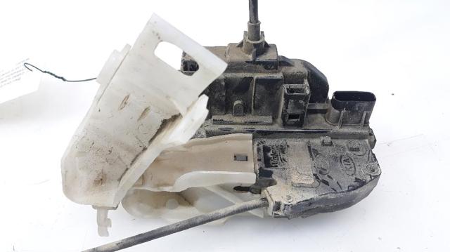 814201H000 HYUNDAI Cerradura de la puerta trasera derecha  en stock Huelva