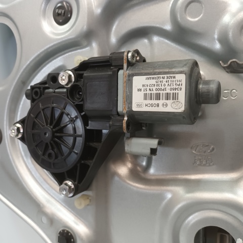 HYUNDAI 814201K000 Cerradura de la puerta trasera derecha  disponible Lugo