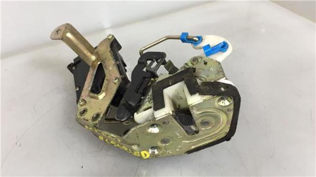 8142025030 HYUNDAI Cerradura de la puerta trasera derecha  disponible Vigo