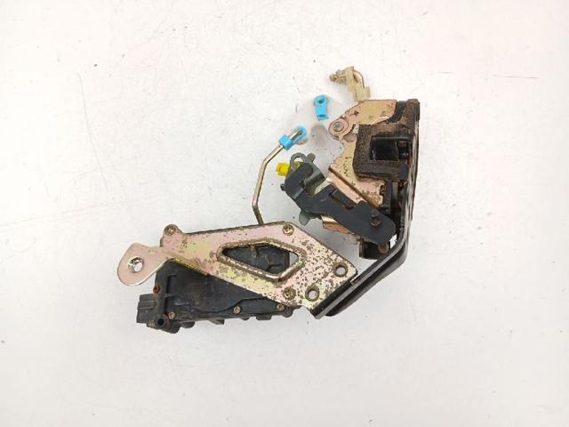 HYUNDAI 8142025030 Cerradura de la puerta trasera derecha  en stock Valencia
