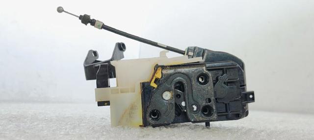 814202B000 Cerradura de la puerta trasera derecha  en stock Castellón