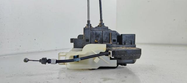 HYUNDAI 814202B000 Cerradura de la puerta trasera derecha  en stock Terrassa