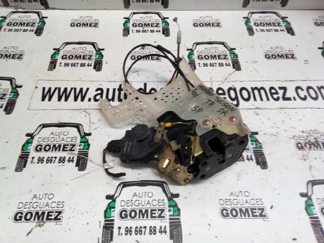 HYUNDAI 814202E000 Cerradura de la puerta trasera derecha  en stock Valencia