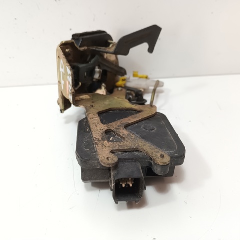 814202E000 HYUNDAI Cerradura de la puerta trasera derecha  en stock Gandía