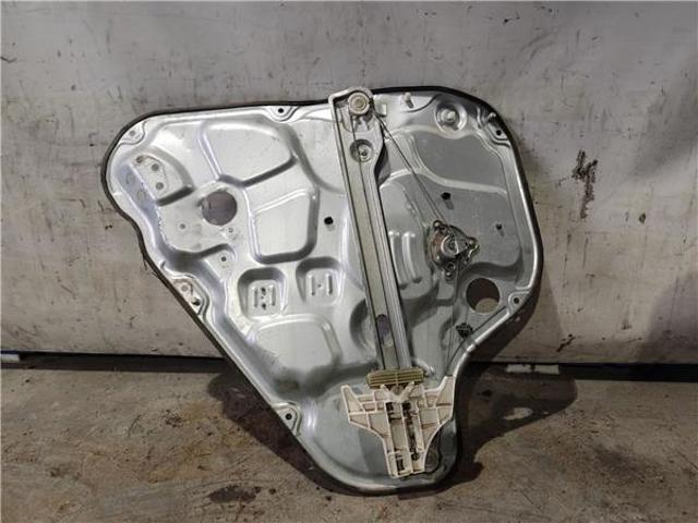 814202L000 HYUNDAI Cerradura de la puerta trasera derecha  disponible Ourense