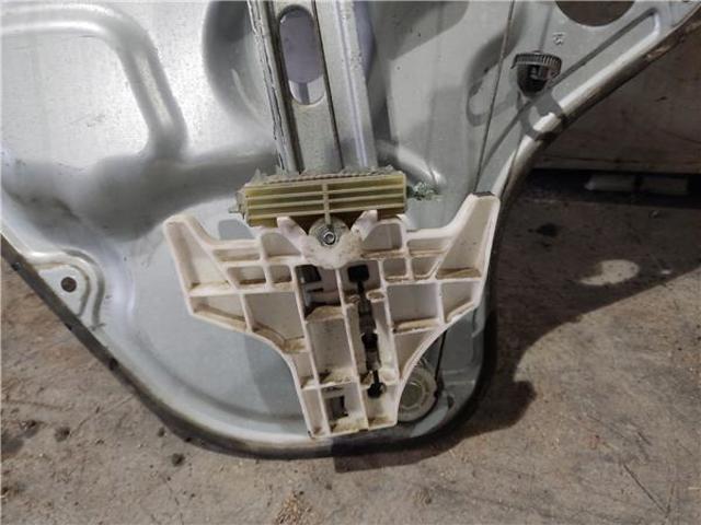 814202L000 HYUNDAI Cerradura de la puerta trasera derecha  comprar en Lleida