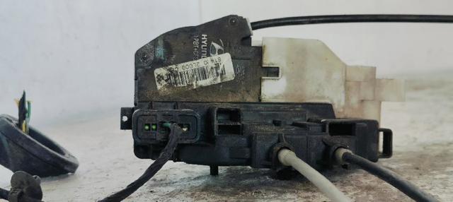814202L000 HYUNDAI Cerradura de la puerta trasera derecha  en stock Huelva