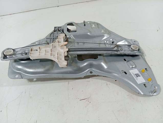 HYUNDAI 814202Y010 Cerradura de la puerta trasera derecha comprar Pamplona