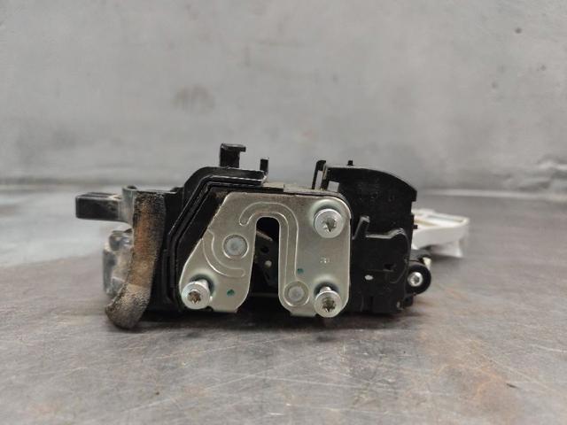 814203U000 HYUNDAI Cerradura de la puerta trasera derecha  disponible Vigo