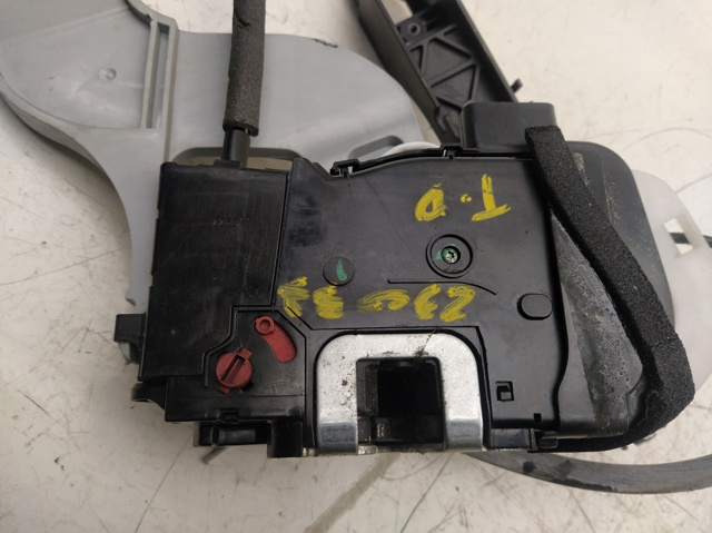 814203U000 HYUNDAI Cerradura de la puerta trasera derecha  disponible Vigo