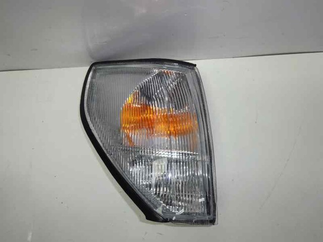 Luz indicadora izquierdo 8152060340 TOYOTA