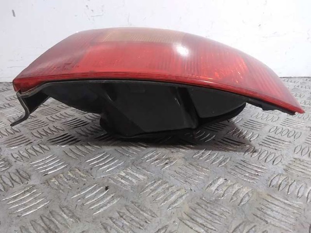 TOYOTA 8155102150 Piloto trasero derecho  en stock Terrassa